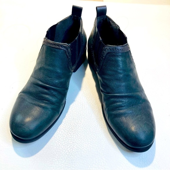 MIZ MOOZ Sz 40 Ruched Toe Cap Chelsea Style Shootie Ankle Bootie - Picture 1 of 12